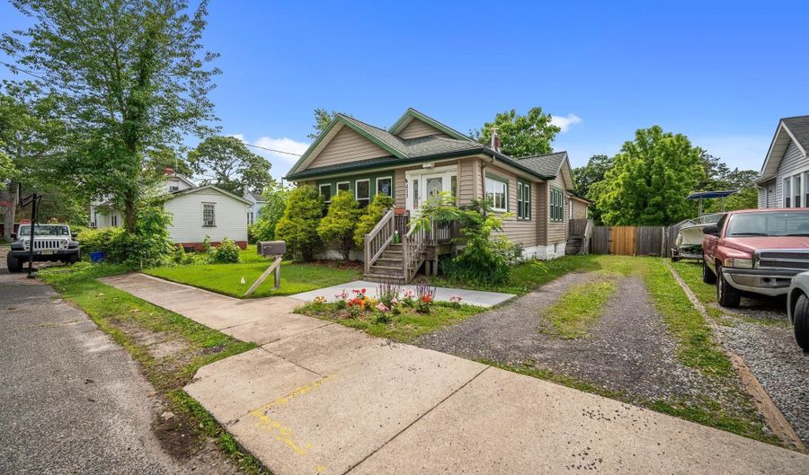 411 Lillian St, Absecon, NJ 08201 - 3 Beds, 3 Bath
