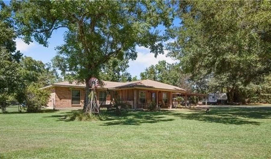 6101 MCRAY Dr, Ball, LA 71405 - 4 Beds, 3 Bath