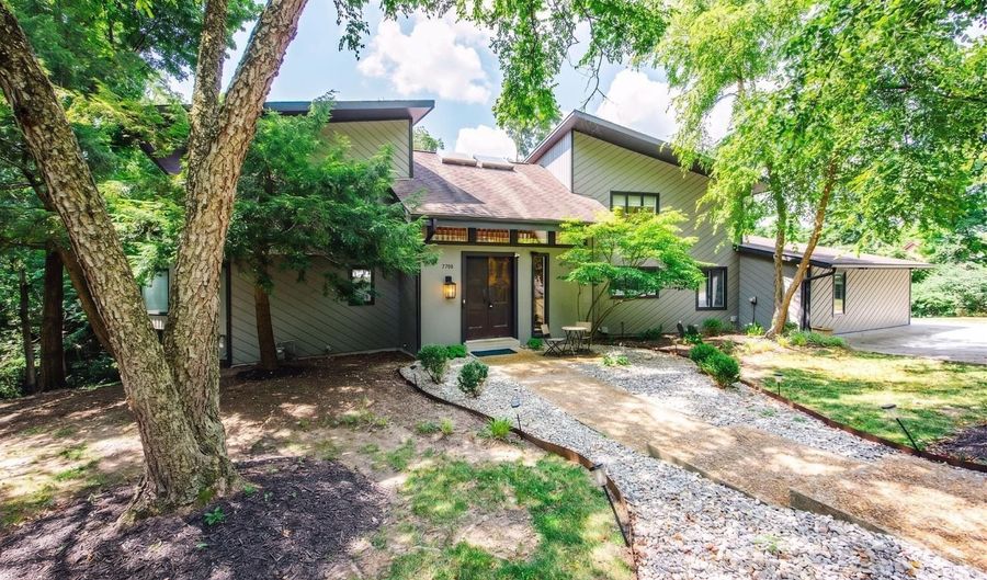 7708 Creekwood Ln, Amberley, OH 45237 - 4 Beds, 4 Bath