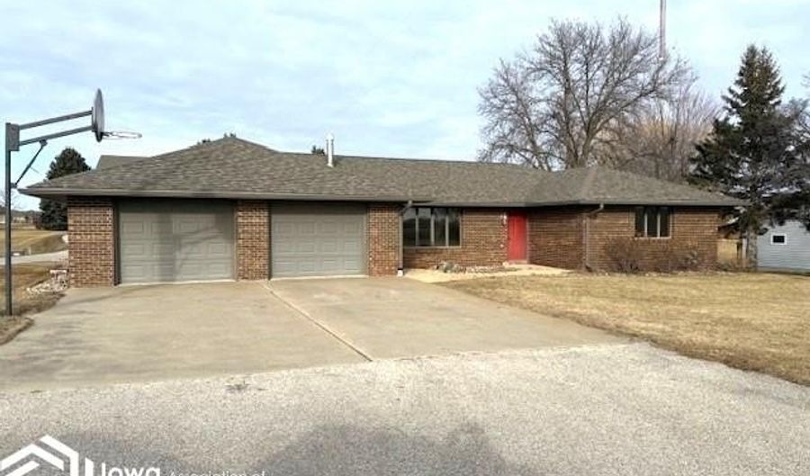 1309 210th St, Algona, IA 50511 - 5 Beds, 4 Bath