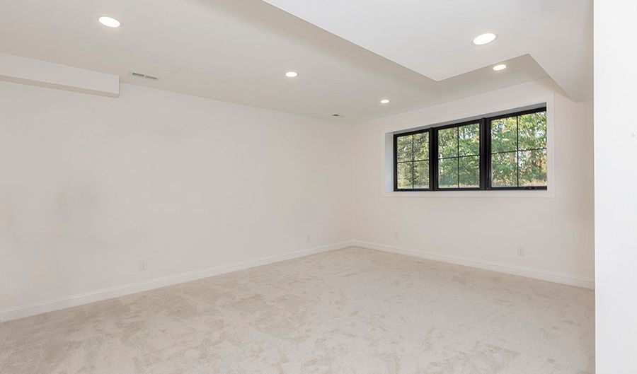 29549 N Hilltop Rd, Orange, OH 44022 - 5 Beds, 6 Bath