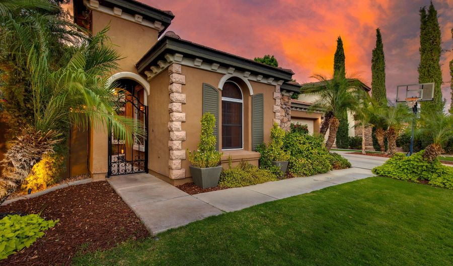 904 E MEAD Dr, Chandler, AZ 85249 - 4 Beds, 3 Bath