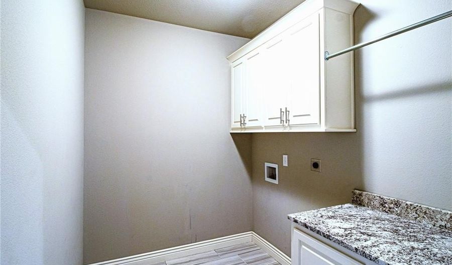 702 SE Eaton St, Bentonville, AR 72712 - 4 Beds, 3 Bath