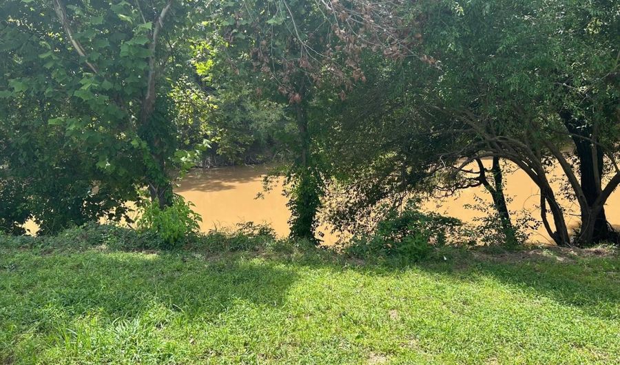 2737 HWY 165 S, Bastrop, LA 71220 - 4 Beds, 4 Bath