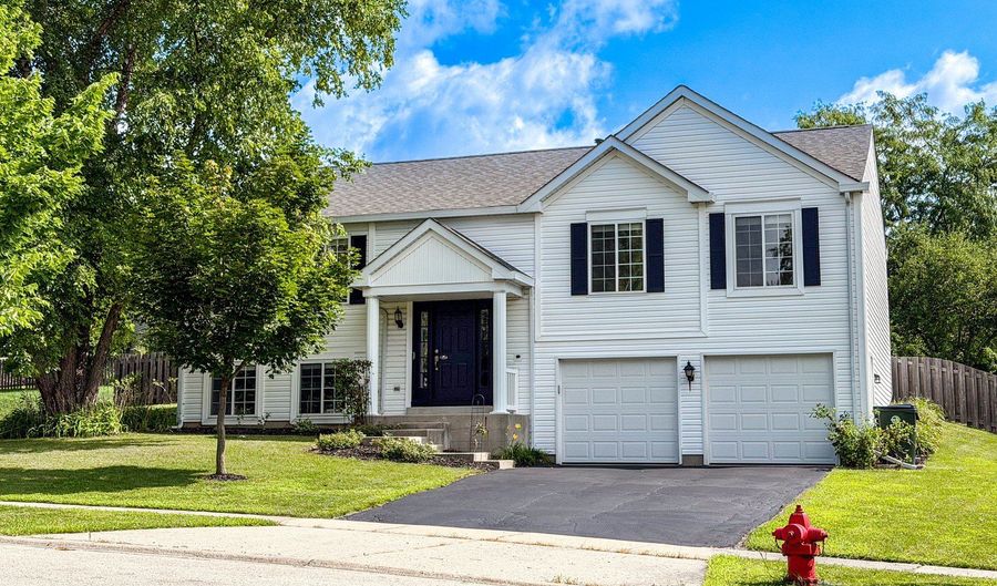 235 Aberdeen Dr, Algonquin, IL 60102 - 3 Beds, 3 Bath