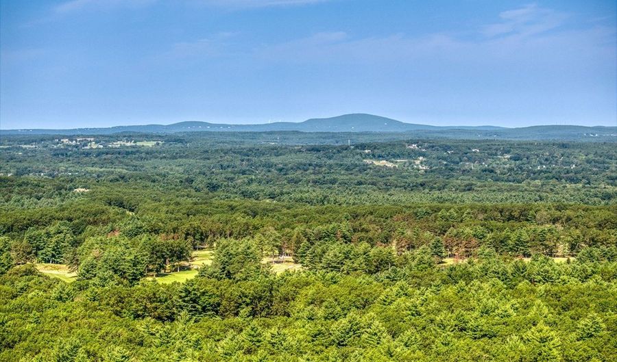 108 Oak Trl, Bolton, MA 01740 - 5 Beds, 4 Bath