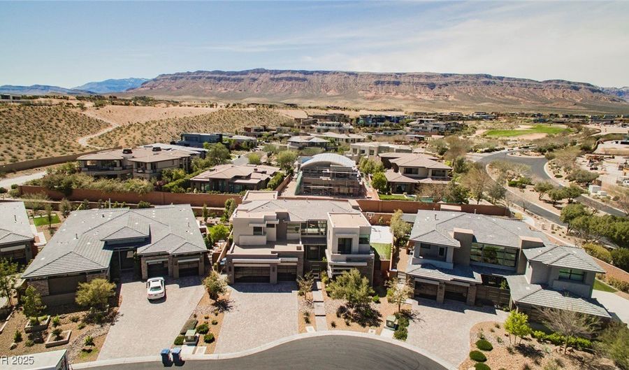 94 Glade Hollow Dr, Las Vegas, NV 89135 - 4 Beds, 5 Bath