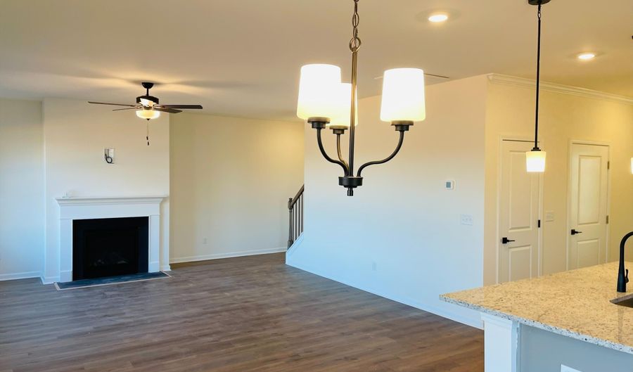 163 Hunter Ridge Dr, Boiling Springs, SC 29316 - 4 Beds, 3 Bath