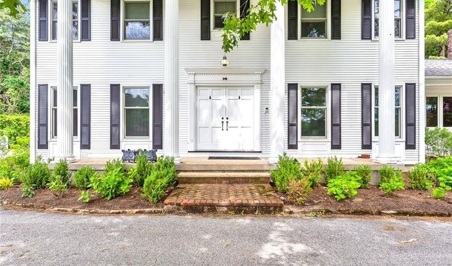 14 Reservoir Ave, Johnston, RI 02919 - 4 Beds, 3 Bath