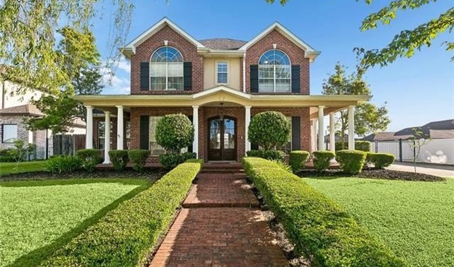 221 SPRING ROSE Dr, Belle Chasse, LA 70037 - 4 Beds, 4 Bath