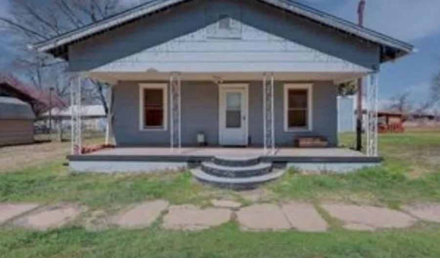410 E Taylor Ave, Arkansas City, KS 67005 - 2 Beds, 1 Bath