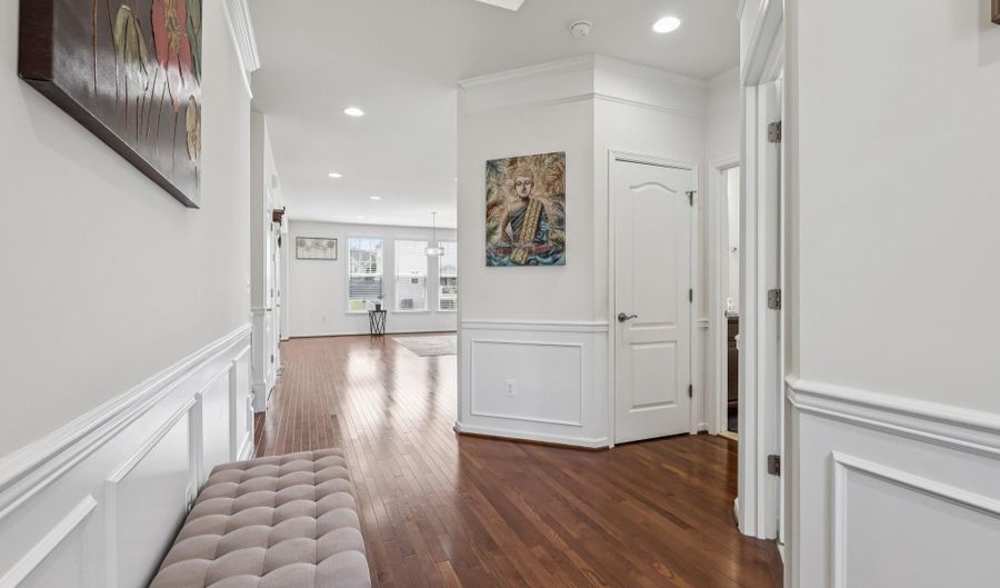 41741 STONECUTTER St, Aldie, VA 20105 - 6 Beds, 5 Bath