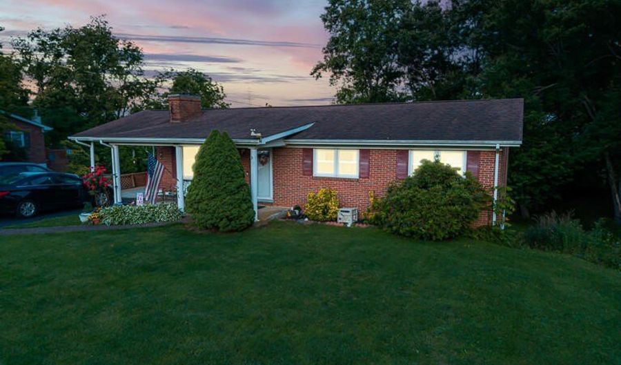16319 Mary St, Abingdon, VA 24210 - 4 Beds, 2 Bath