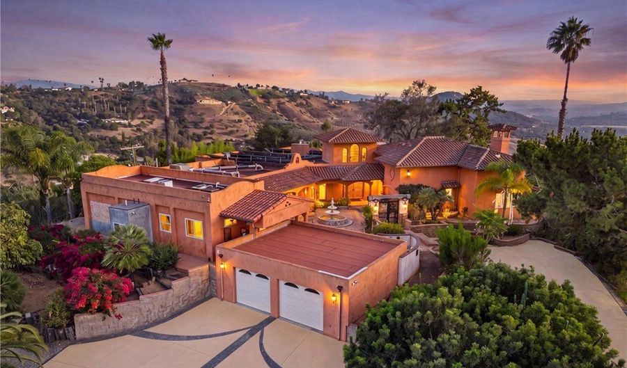 3838 Foxglove, Fallbrook, CA 92028 - 6 Beds, 7 Bath