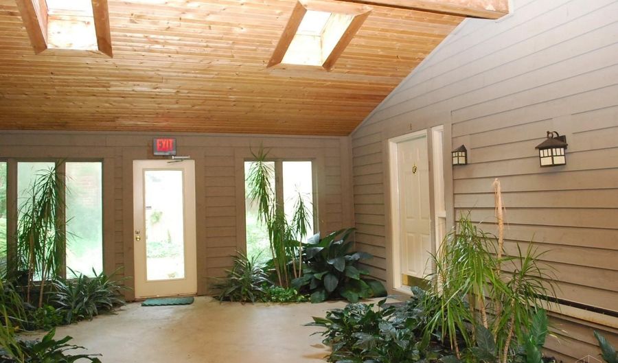 2600 Cleinview Ave, Cincinnati, OH 45206 - 2 Beds, 2 Bath