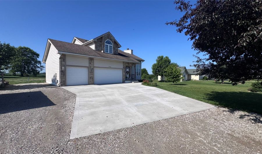 6991 NE 27th Ave, Altoona, IA 50009 - 4 Beds, 4 Bath