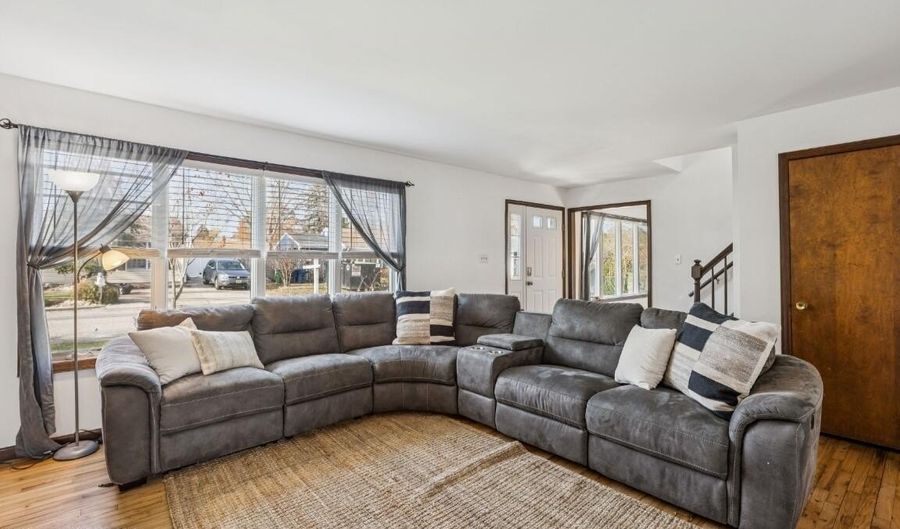 411 Pacific Ave, Beachwood, NJ 08722 - 3 Beds, 2 Bath