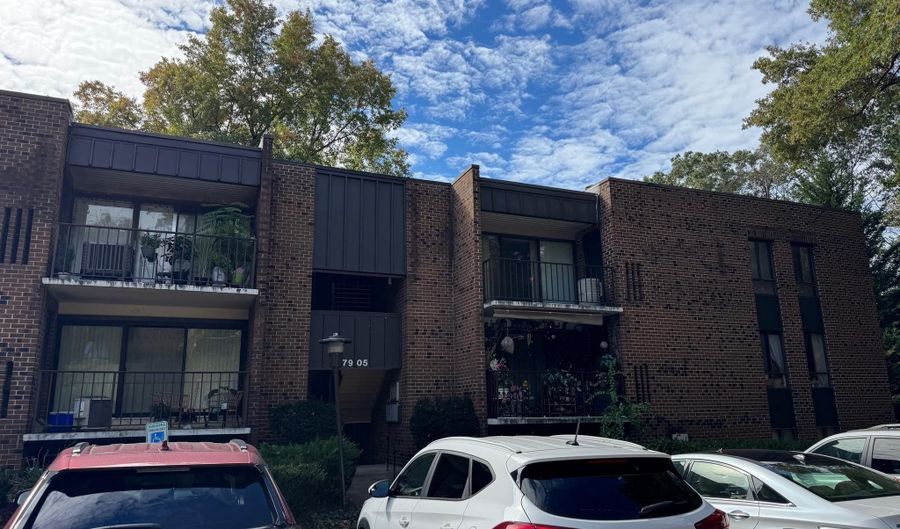 7905 DASSETT Ct 304, Annandale, VA 22003 - 3 Beds, 2 Bath