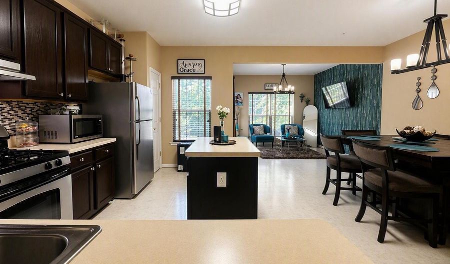 10502 GLEN MANOR Dr, Bowie, MD 20720 - 3 Beds, 3 Bath