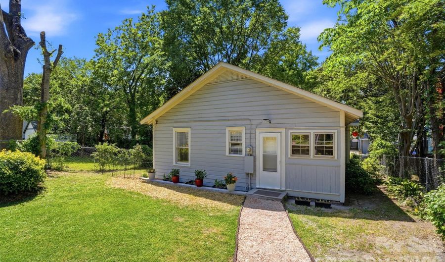 2412 Lola Ave, Charlotte, NC 28205 - 2 Beds, 1 Bath