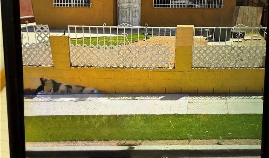15118 S Frailey Ave, Compton, CA 90221 - 2 Beds, 1 Bath