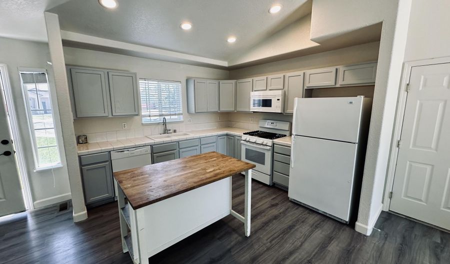 1952 Three Iron Ct, Fernley, NV 89408 - 3 Beds, 2 Bath