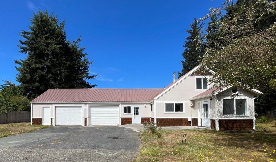 89 MICHIGAN Ave, Bandon, OR 97411 - 3 Beds, 3 Bath