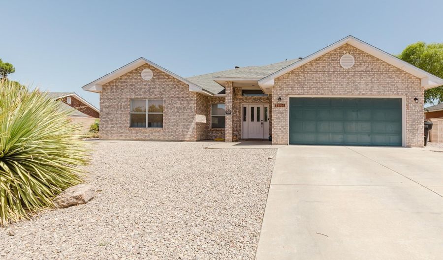 2273 Cielo Vis, Alamogordo, NM 88310 - 4 Beds, 2 Bath