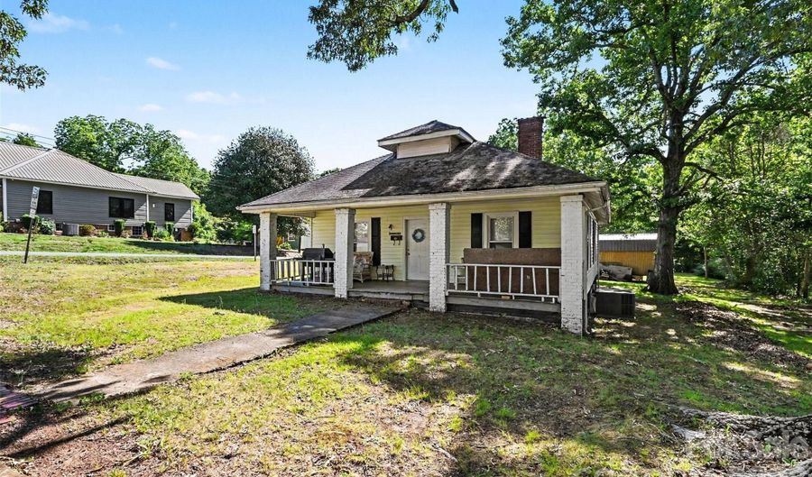 603 S 4th St, Albemarle, NC 28001 - 3 Beds, 1 Bath