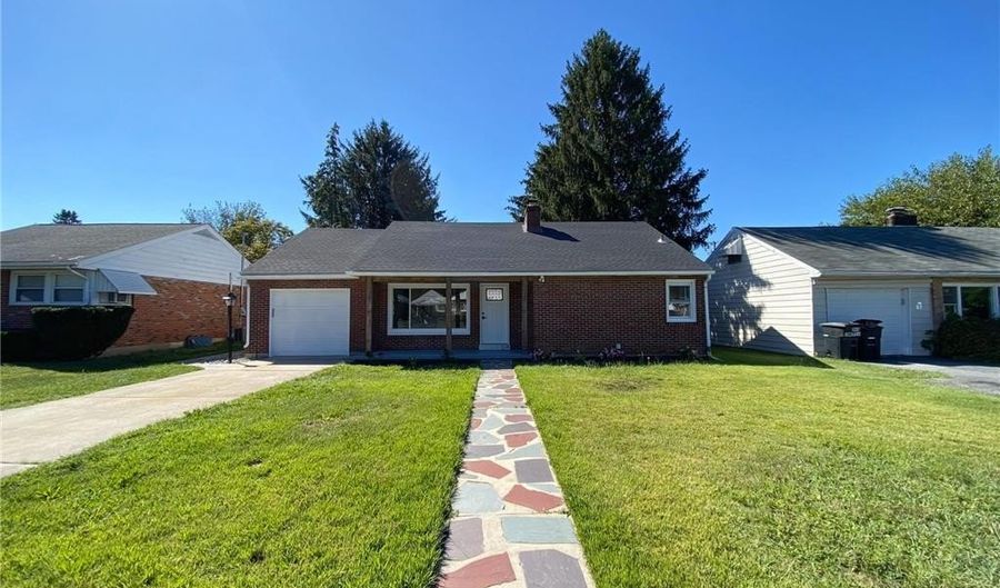 1247 Birchwood Dr, Hanover Twp., PA 18017 - 2 Beds, 2 Bath