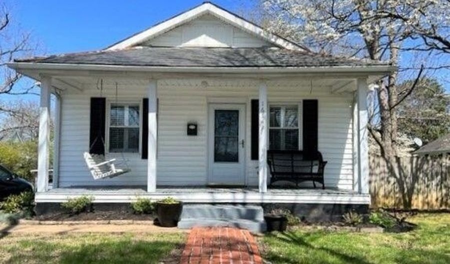 1614 Lodge St, Alcoa, TN 37701 - 2 Beds, 1 Bath