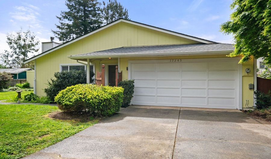 17345 BLUEBERRY Dr, Brookings, OR 97415 - 2 Beds, 2 Bath