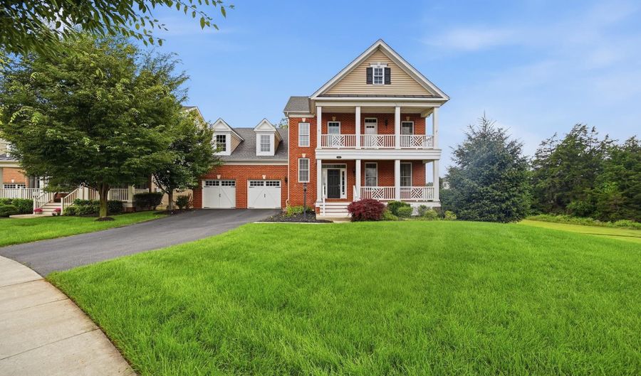 24267 PURPLE FINCH Dr, Aldie, VA 20105 - 4 Beds, 3 Bath
