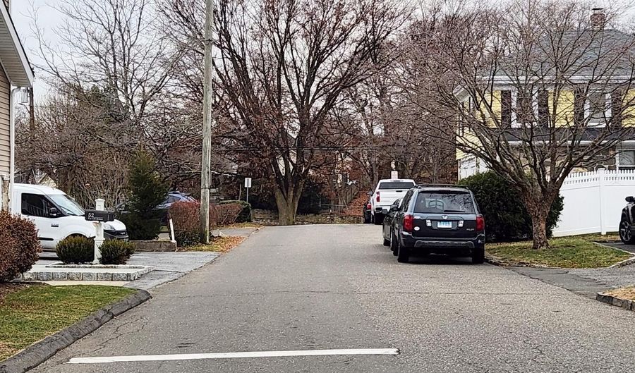 12 Palmer St, Cos Cob, CT 06807 - 6 Beds, 4 Bath