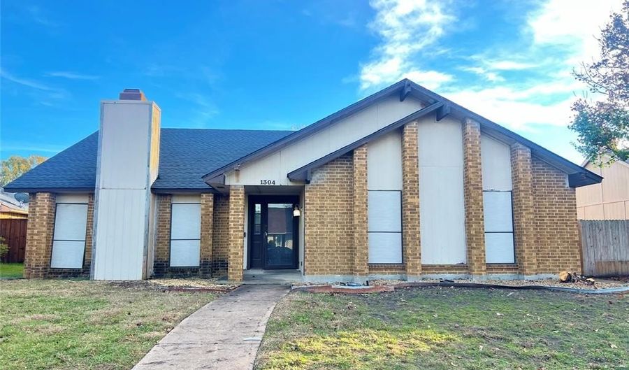 1304 Creekwood Ct, Allen, TX 75002 - 3 Beds, 2 Bath