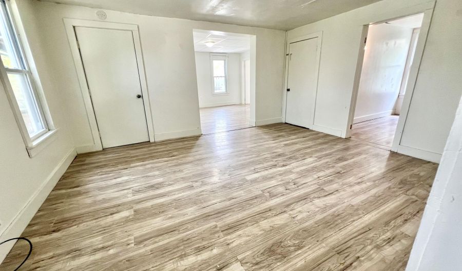 27 Milton Avenue Unit 1St Floor Apt 1St Floor Apt- Unit 1, Amsterdam, NY 12010 - 3 Beds, 1 Bath