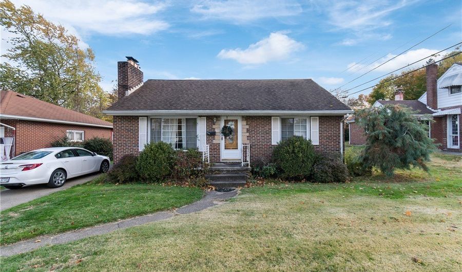 984 Roseland Rd, Alliance, OH 44601 - 3 Beds, 2 Bath