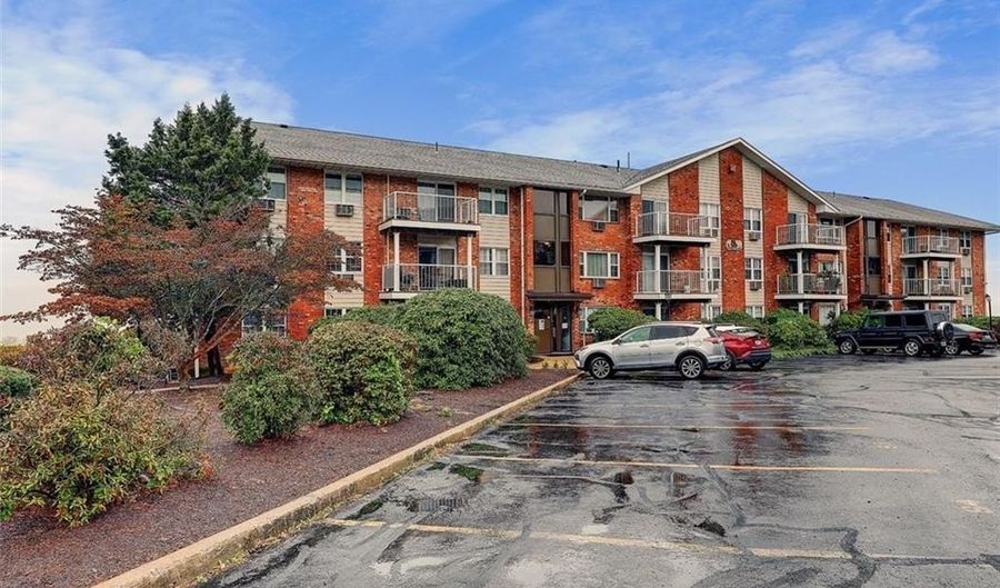 37 Bullocks Point Ave 3C, East Providence, RI 02915 - 2 Beds, 2 Bath