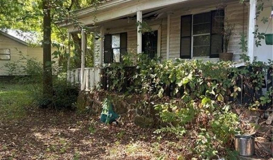 806 NW 1St St, Atkins, AR 72823 - 3 Beds, 2 Bath