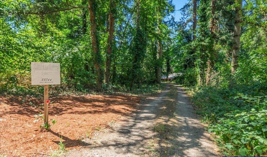 33744 Meeker Hill Rd NE, Albany, OR 97322 - 3 Beds, 3 Bath