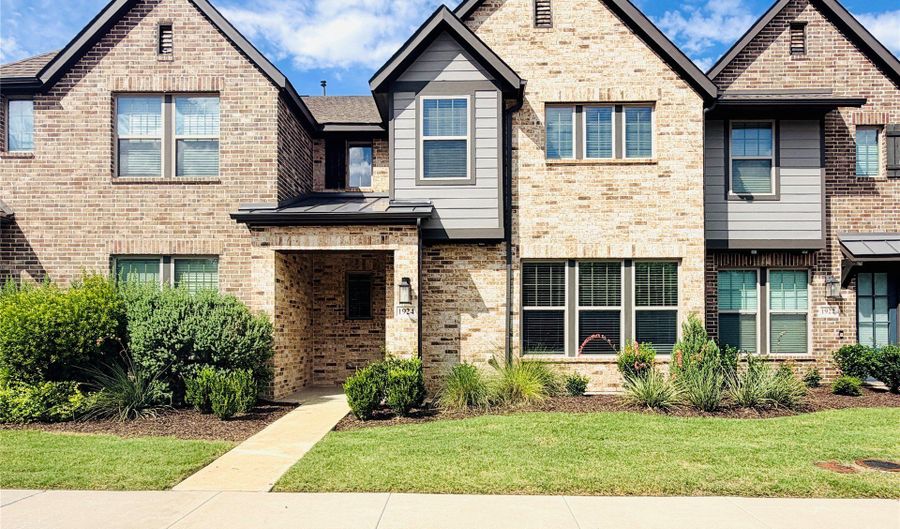 1924 McClane Dr, Allen, TX 75013 - 3 Beds, 3 Bath