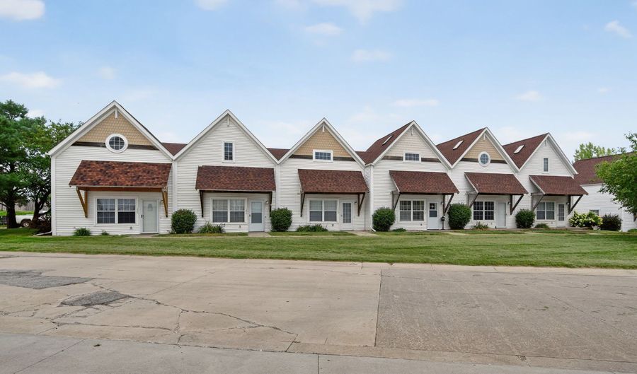 1212 10th Ave NW, Altoona, IA 50009 - 1 Beds, 1 Bath