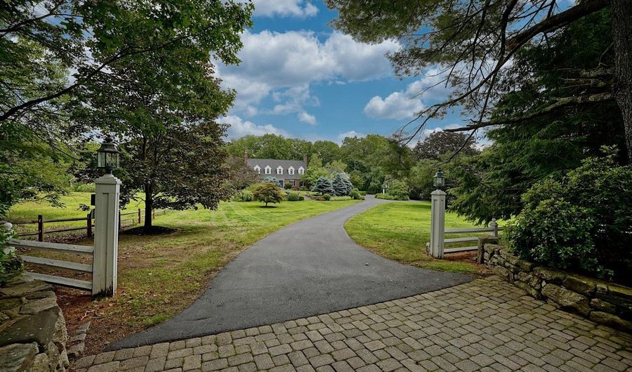 73 Mack Hill Rd, Amherst, NH 03031 - 5 Beds, 3 Bath