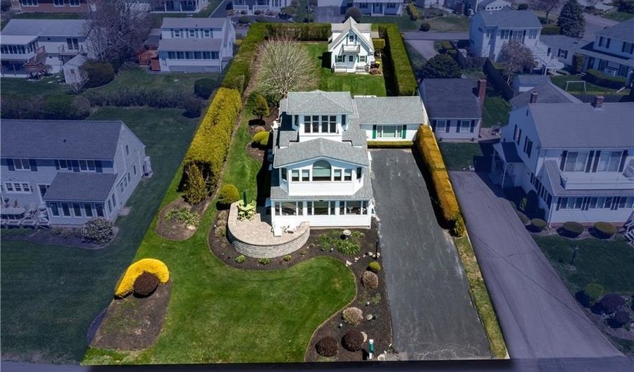 276 Bonnet Point Rd, Narragansett, RI 02882 - 4 Beds, 4 Bath