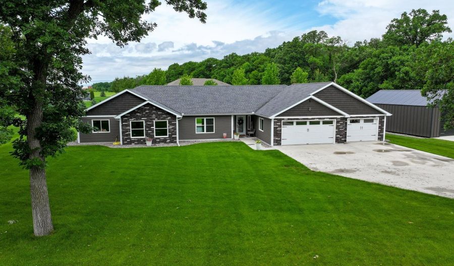 4024 Rosewood Ln SE, Alexandria, MN 56308 - 4 Beds, 3 Bath