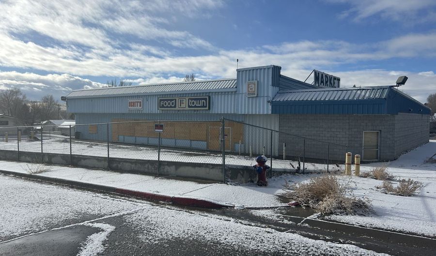 532 6th St, Carlin, NV 89822 - 0 Beds, 3 Bath