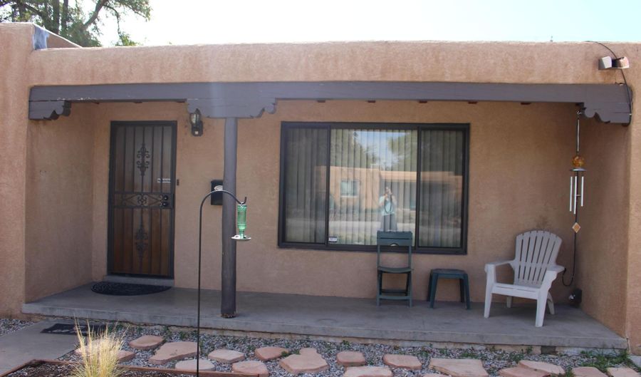 3812 Simms Ave, Albuquerque, NM 87108 - 2 Beds, 2 Bath