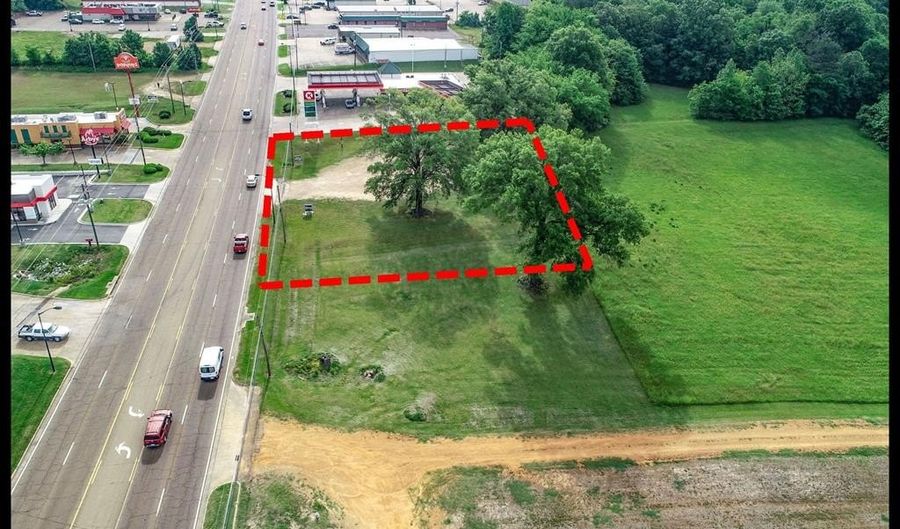 624 Highway 6, Batesville, MS 38606 - 0 Beds, 0 Bath