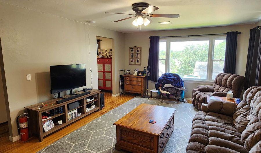 110 E 12th St, Atlantic, IA 50022 - 2 Beds, 2 Bath