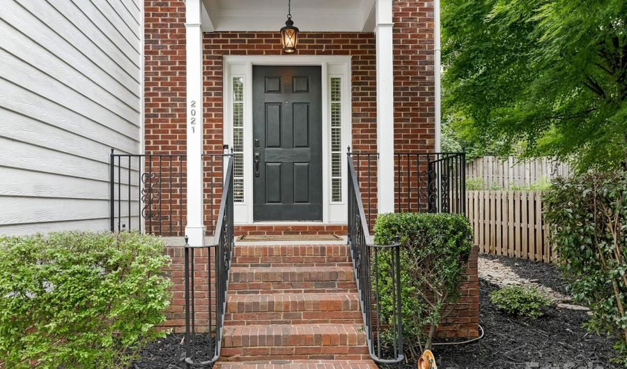2021 Sablewood Dr, Charlotte, NC 28205 - 3 Beds, 3 Bath